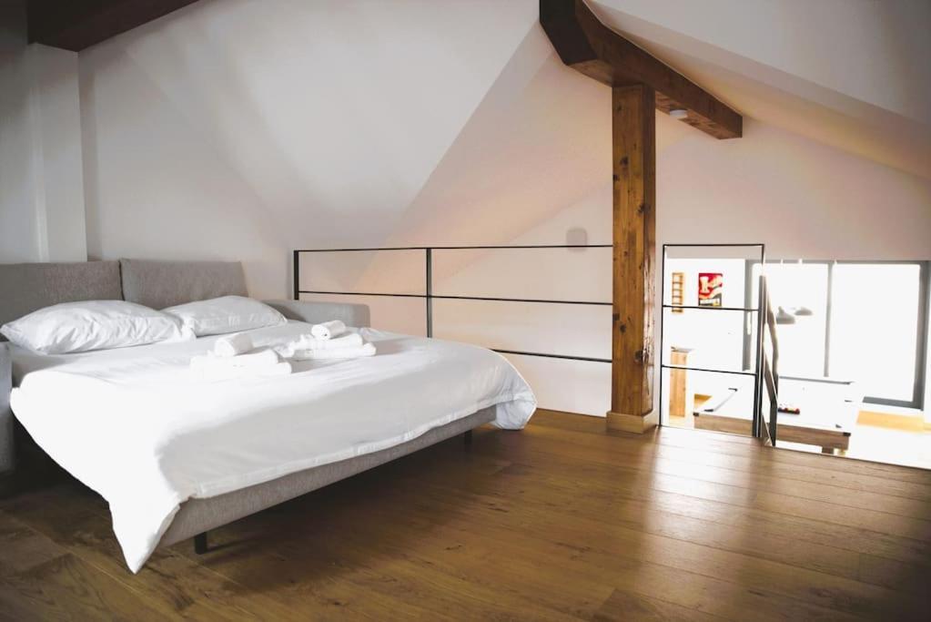 Beautiful Design 2 Bedroom Loft Mertert ภายนอก รูปภาพ